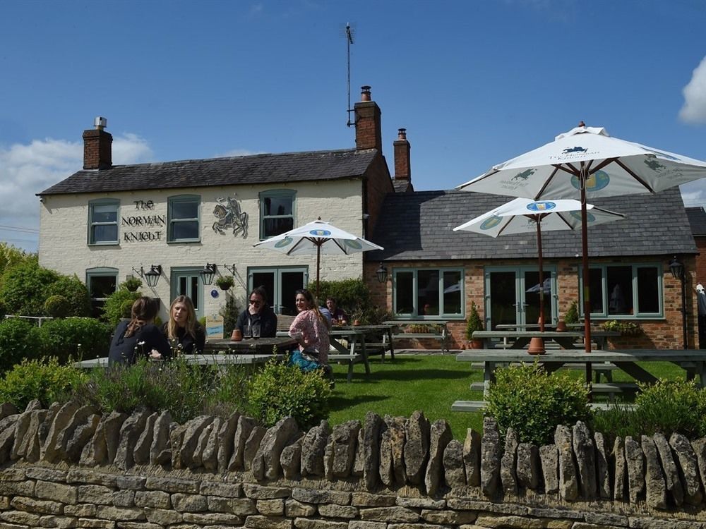 The Norman Knight Whichford Hotel Long Compton Kültér fotó