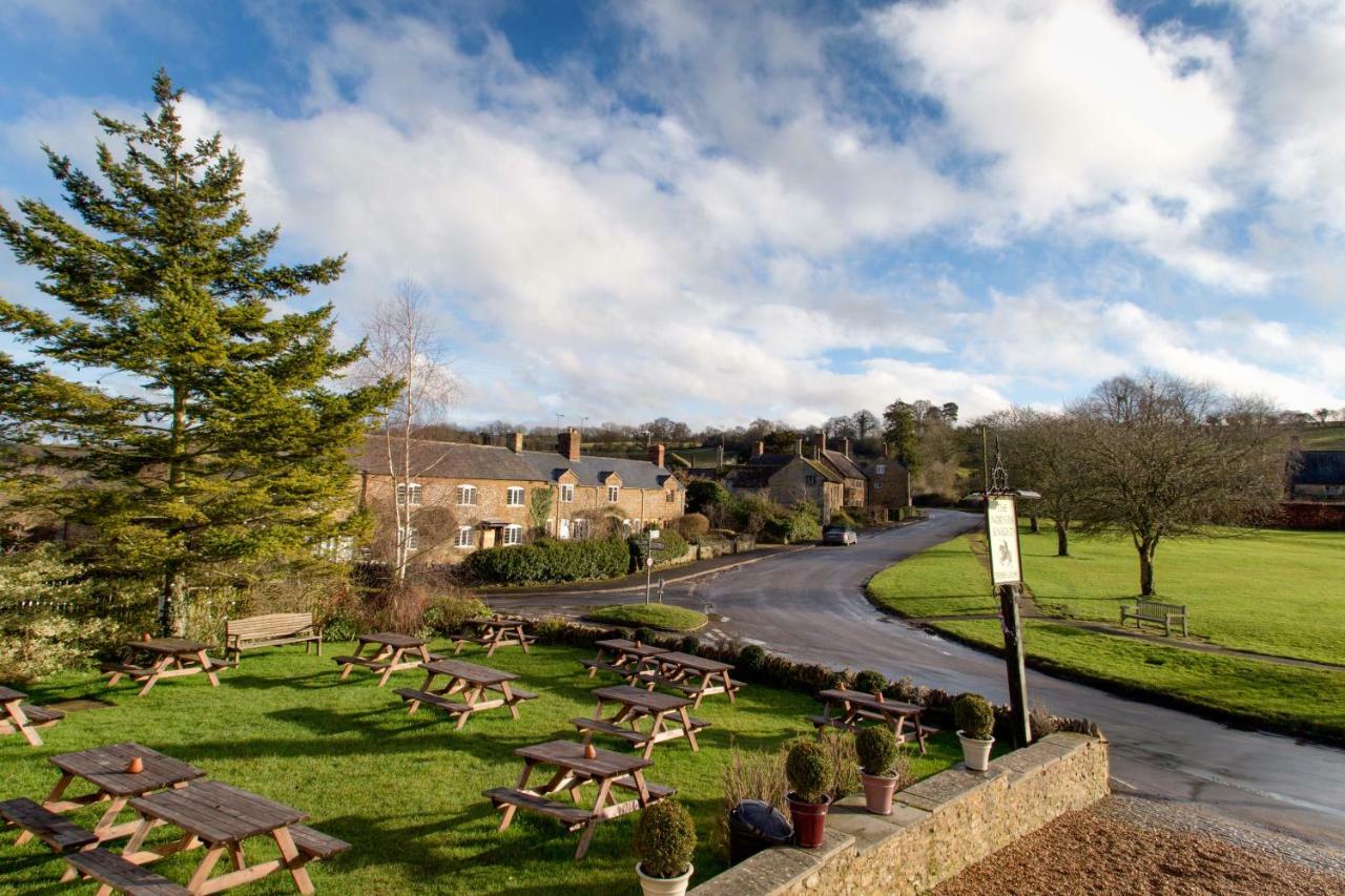 The Norman Knight Whichford Hotel Long Compton Kültér fotó