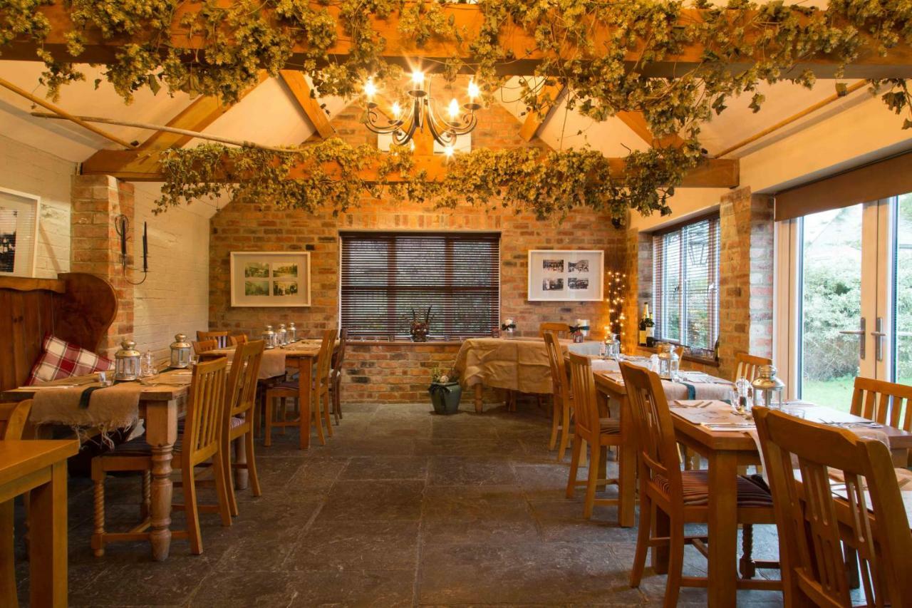 The Norman Knight Whichford Hotel Long Compton Kültér fotó