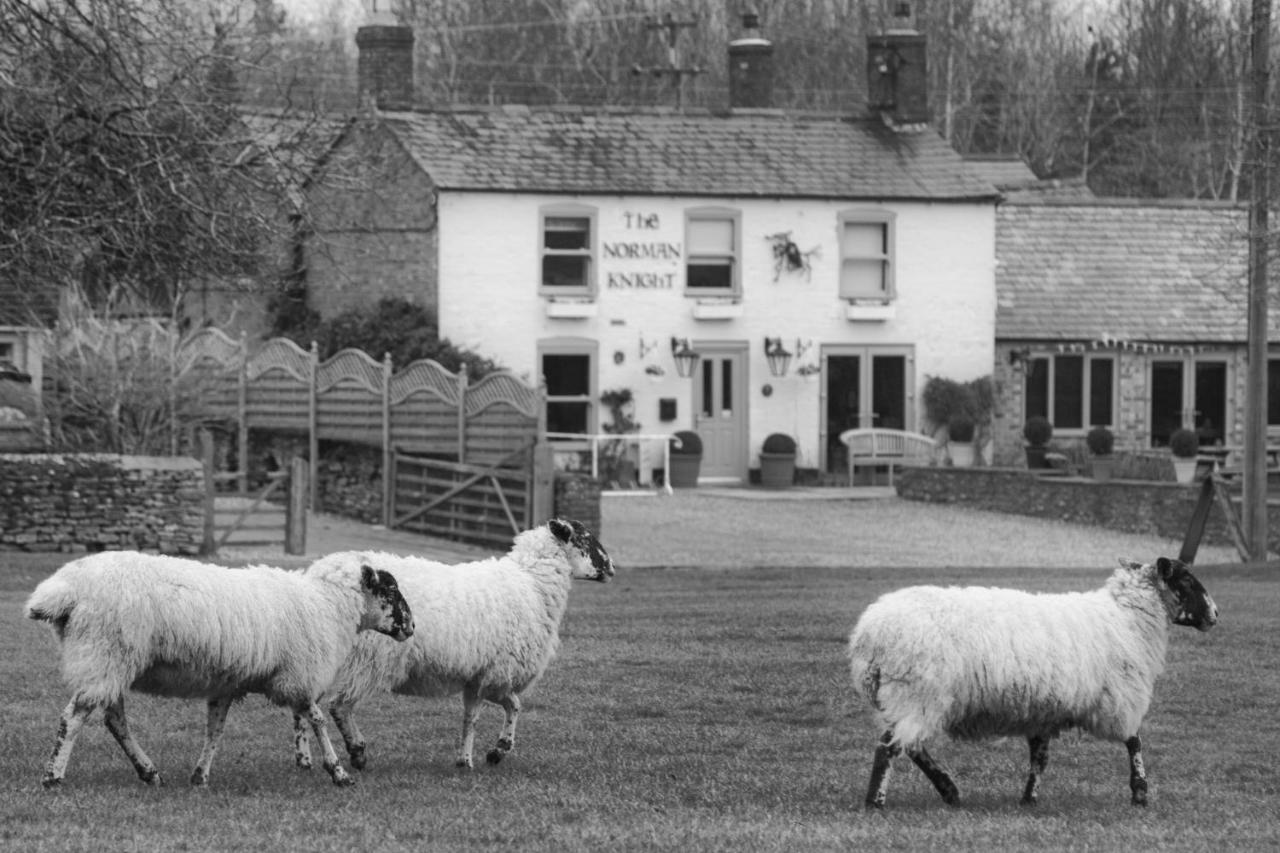 The Norman Knight Whichford Hotel Long Compton Kültér fotó